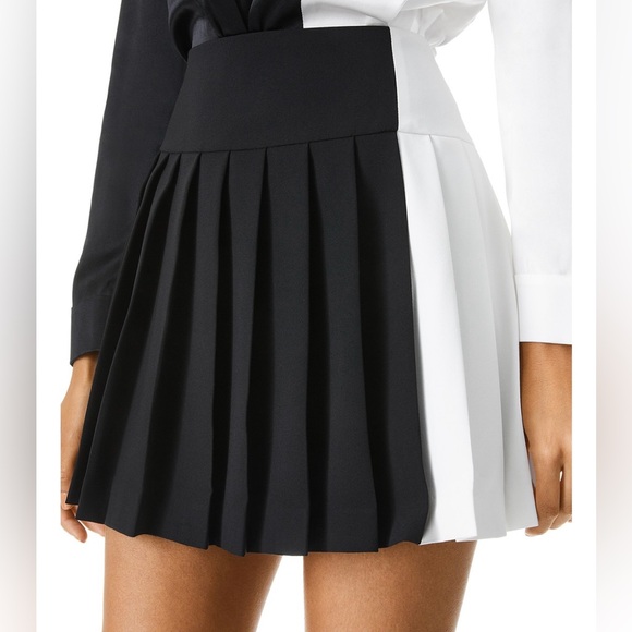 Alice + Olivia Wilcox Pleated Mini Skirt - Picture 5 of 8